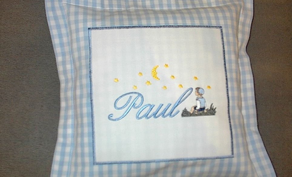 Bei mir in Neumünster erhalten Sie individuell gefertigte Namenskissen. Bei mir in Neumünster erhalten Sie individuell gefertigte Namenskissen.